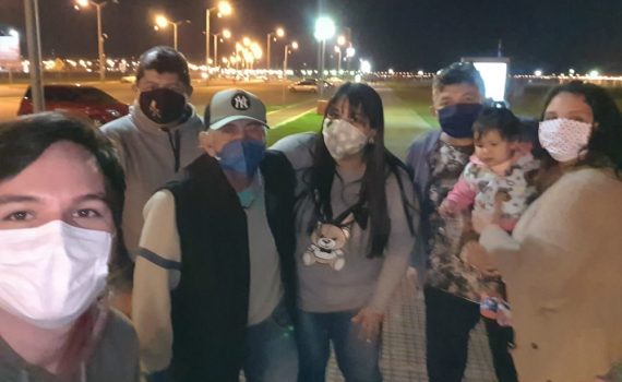 Tan cerca pero tan lejos: unos 50 argentinos siguen varados en Encarnación Tan cerca pero tan lejos: unos 50 argentinos siguen varados en Encarnación