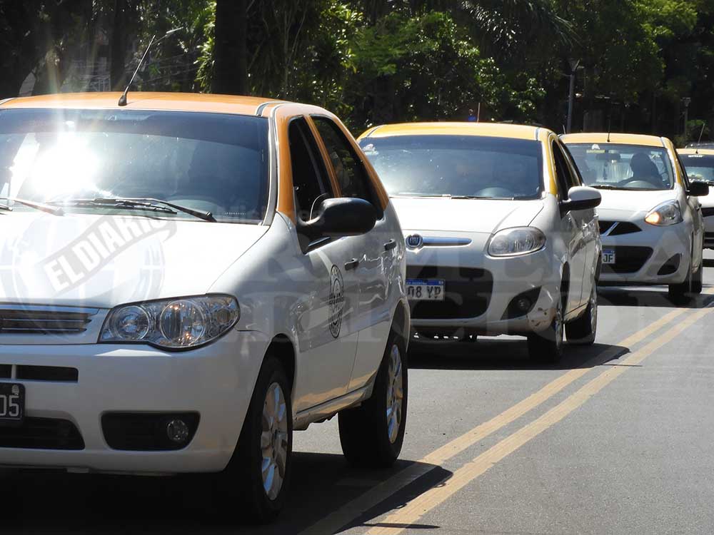 El Concejo promueve cambio en la regulación de taxis y remises
