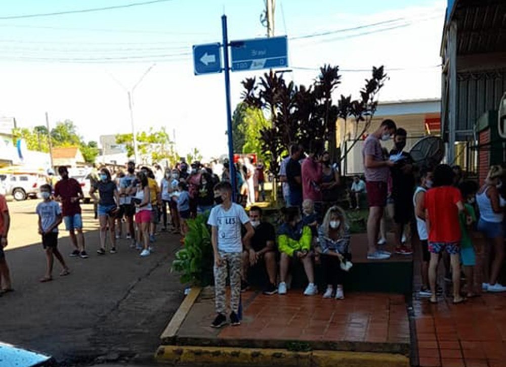 Recambio turístico y demoras de hasta 7 horas para cruzar la frontera en Irigoyen