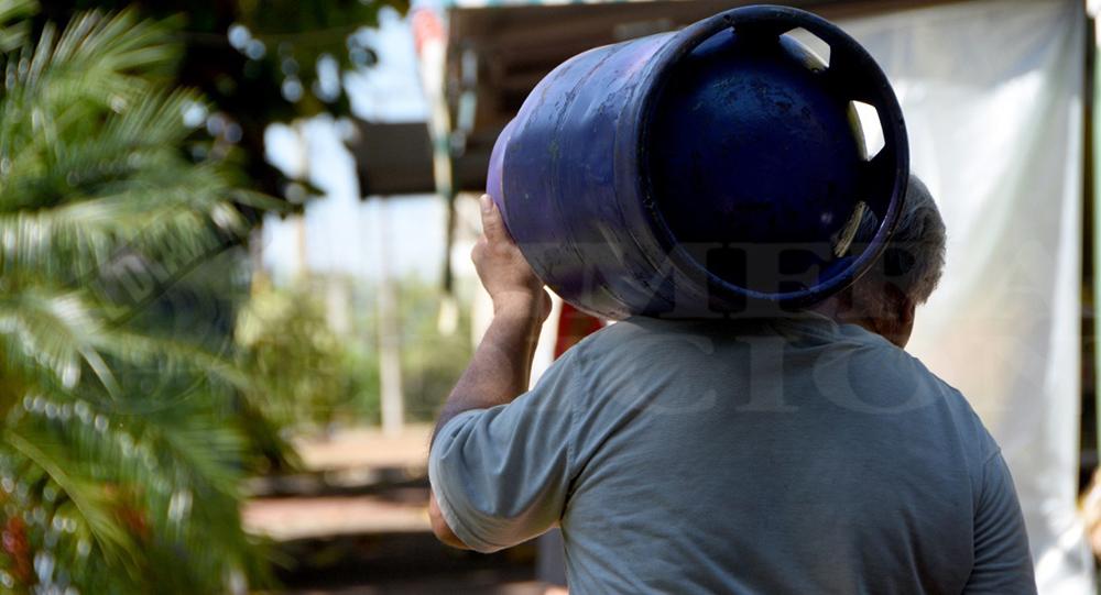 Garrafa de gas de 10 kilos con envío a domicilio casi duplica su precio