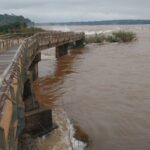 Cierran Garganta del Diablo por la crecida del río Iguazú