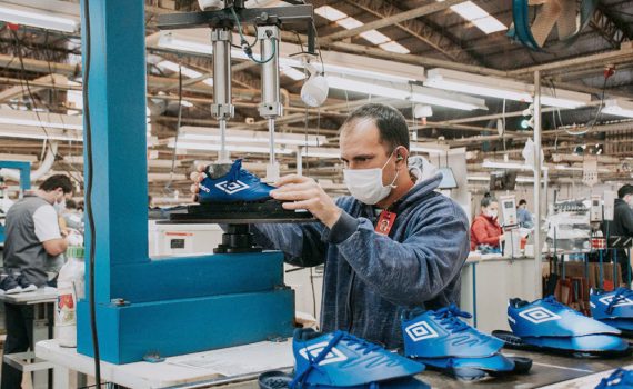 “La caída de ventas y las importaciones amenazan la industria del calzado”